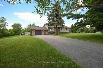 78 Bay Road, Rideau Lakes, On K0g 1l0