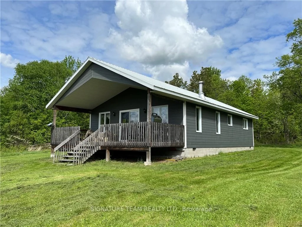 1408b Summers Road, Petawawa, On K8h 2w8