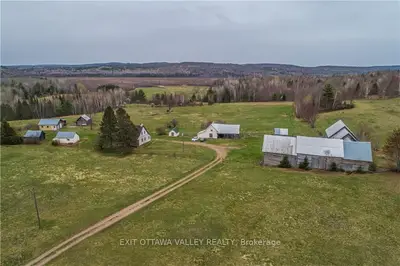 725 Peplinski Homestead Road, Madawaska Valley, On K0j 1b0