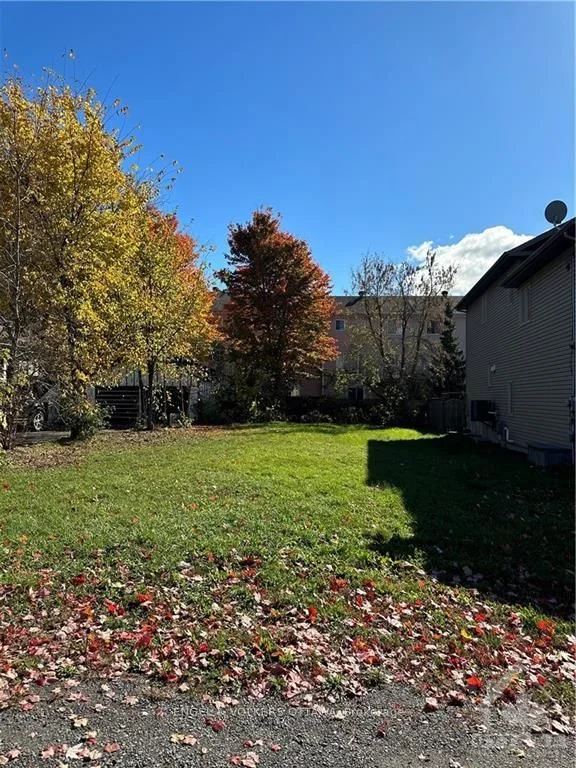 1138 Snow Street, Cyrville - Carson Grove - Pineview, On K1j 7r6