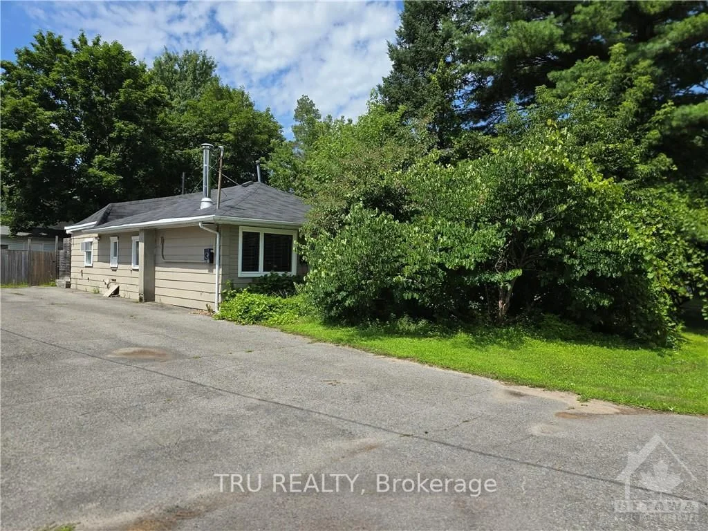 Detached in Britannia - Lincoln Heights and Area