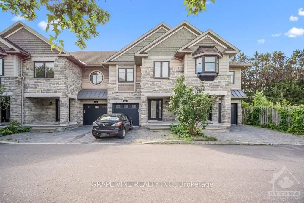 Att/Row/Townhouse in Mooneys Bay - Carleton Heights and Area