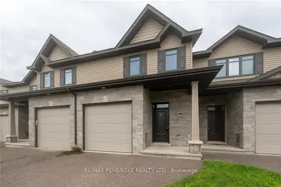 Att/Row/Townhouse in Petawawa