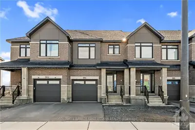 Att/Row/Townhouse in Blossom Park - Airport and Area