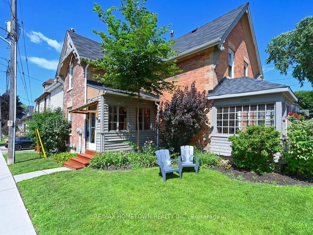Duplex in Brockville