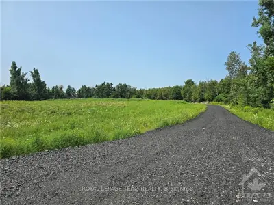 Vacant Land in Manotick - Kars - Rideau Twp and Area