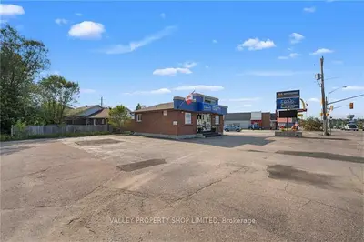 3436 Petawawa Boulevard, Petawawa, On K8h 1x5