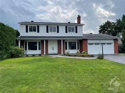 Detached in Country Place - Pineglen - Crestview and Area