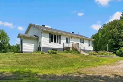 Detached in Laurentian Valley