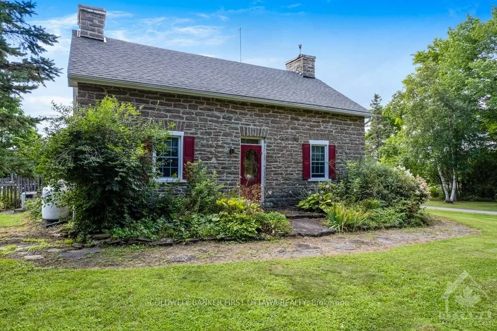 Detached in Beckwith