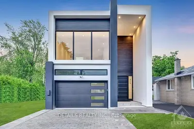 Detached in Beacon Hill North - South and Area