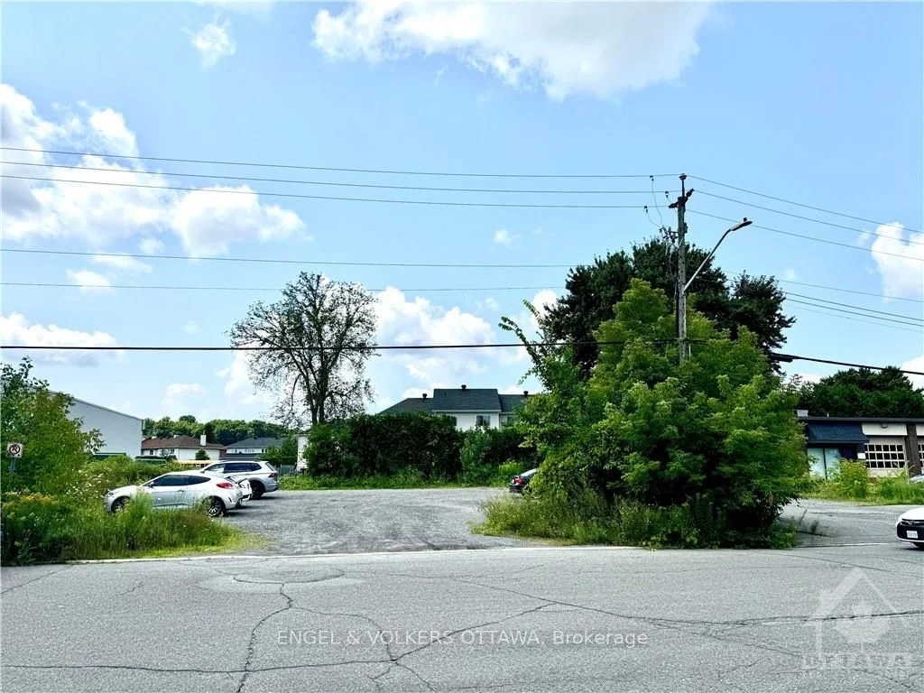 1108 & 1112 CADBORO Road, Cyrville - Carson Grove - Pineview, ON K1J 7R1