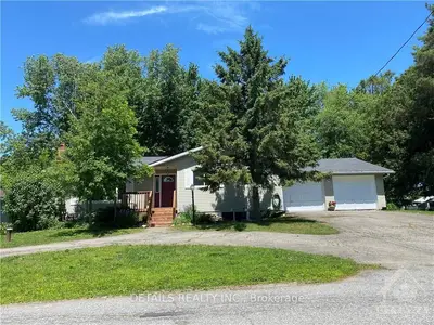 10617 Maple Street, North Dundas, On K0e 1w0