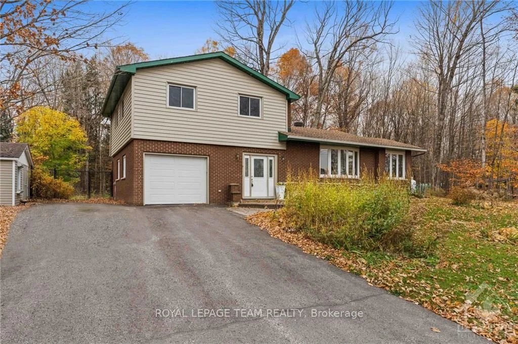 Detached in Constance Bay - Dunrobin - Kilmaurs - Woodlawn