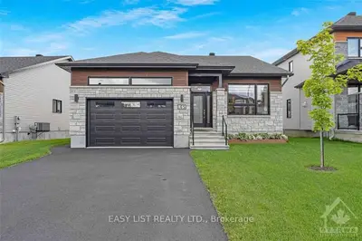 Detached in Casselman