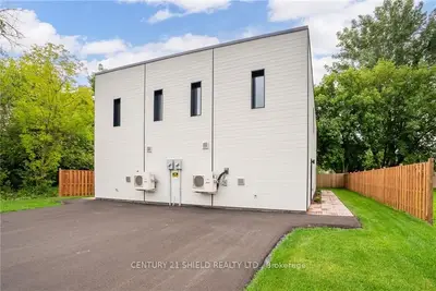 Semi-Detached in South Glengarry