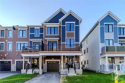 Multiplex in Stittsville - Munster - Richmond