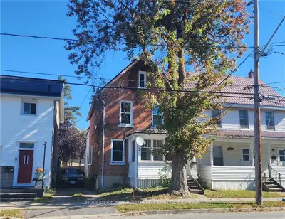 Duplex in Brockville