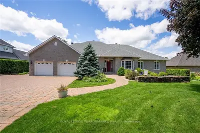 Detached in South Stormont