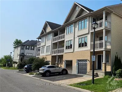 Att/Row/Townhouse in Orleans - Convent Glen and Area
