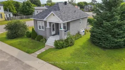 Detached in Madawaska Valley