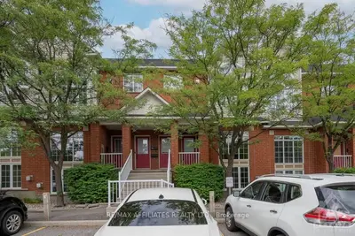 Condo Apartment in Beacon Hill North - South and Area