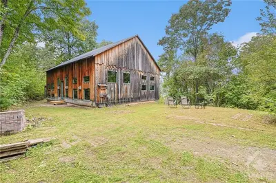 Detached in Horton