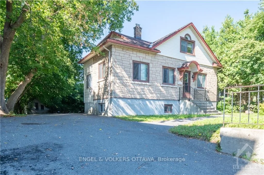 Detached in Overbrook - Castleheights and Area