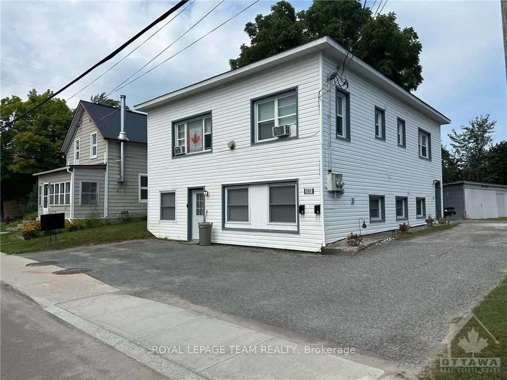 Detached in Arnprior