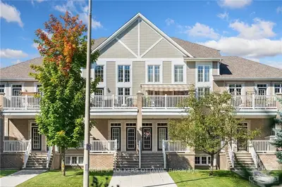 Condo Townhouse in Kanata
