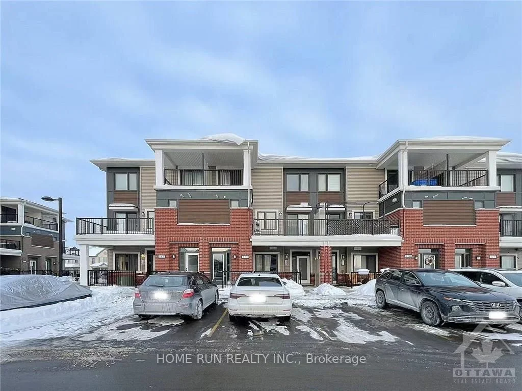 Condo Apartment in Barrhaven