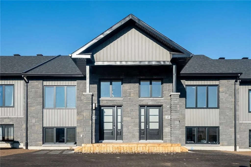 Att/Row/Townhouse in Petawawa