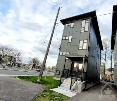 Condo Apartment in Britannia Heights - Queensway Terrace N and Area