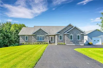 Detached in North Stormont