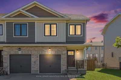 Att/Row/Townhouse in Smiths Falls