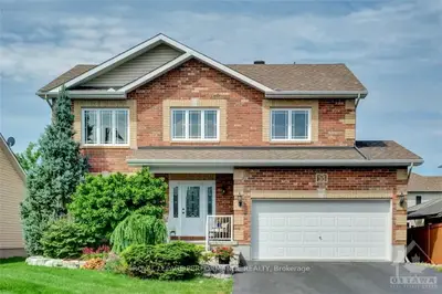 Detached in Russell