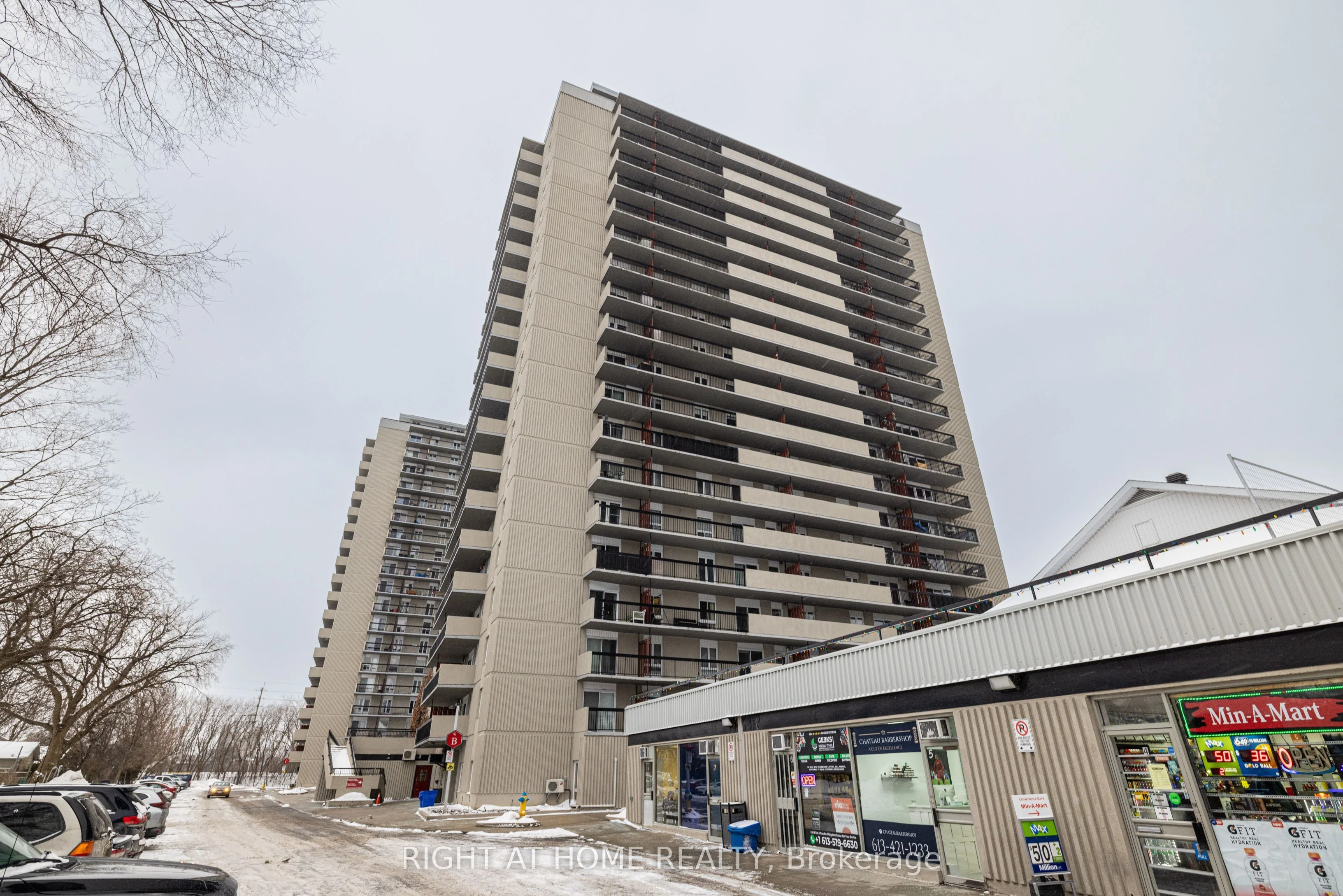 Condo Apartment in Vanier and Kingsview Park