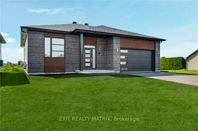 Detached in Hawkesbury
