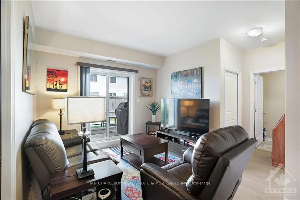 225 WINTERFELL Street 104, Hunt Club - South Keys and Area, ON K1G 4J1