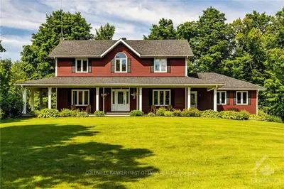 Detached in Beckwith