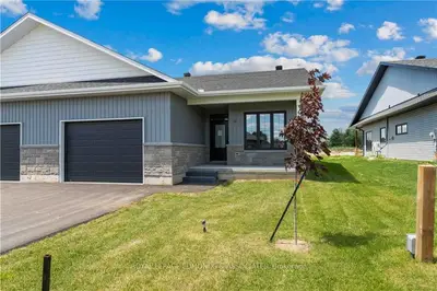 Semi-Detached in Whitewater Region