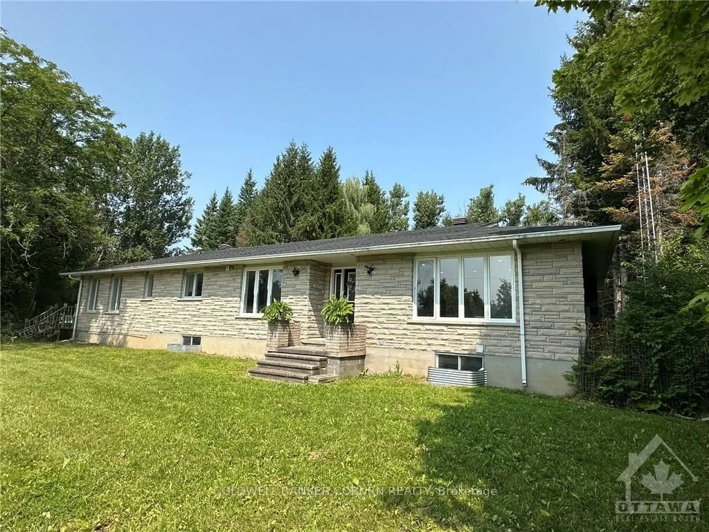 Detached in North Stormont