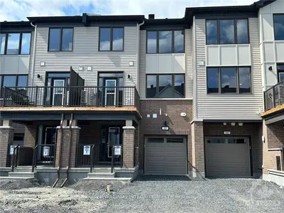 Att/Row/Townhouse in Stittsville - Munster - Richmond