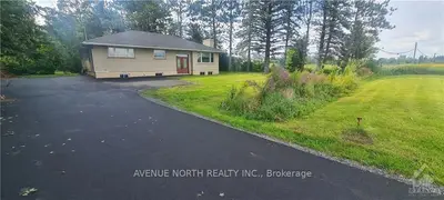 Detached in Blossom Park - Airport and Area