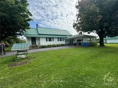 301 Bathurst Concession 6 Road, Tay Valley, On K7h 3c9