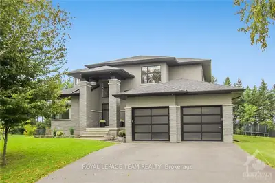 Detached in Beckwith