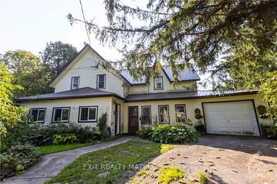 Detached in Russell