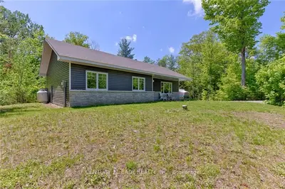 Detached in Greater Madawaska