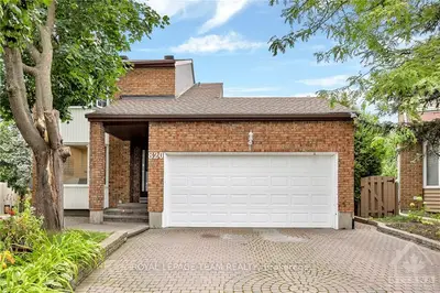 Detached in Britannia Heights - Queensway Terrace N and Area