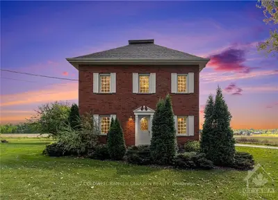 Detached in McNab/Braeside